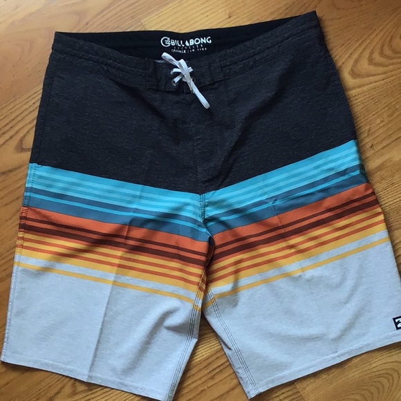 Men’s Billabong boardshorts. Size 34